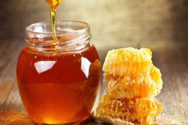 Uống mật ong hàng ngày rất tốt cho sức khỏe