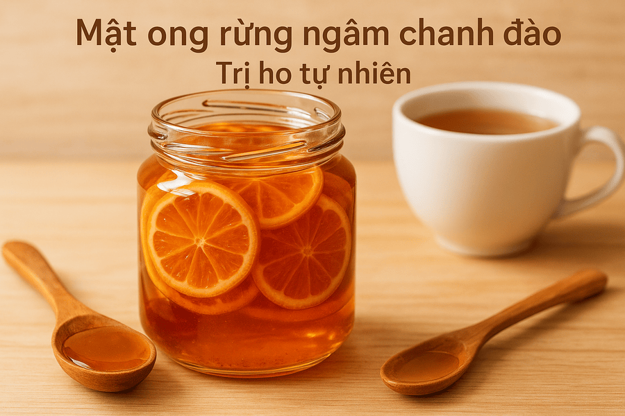 Hũ mật ong rừng ngâm chanh đào thành phẩm có màu hổ phách đẹp mắt, sẵn sàng để sử dụng trị ho.